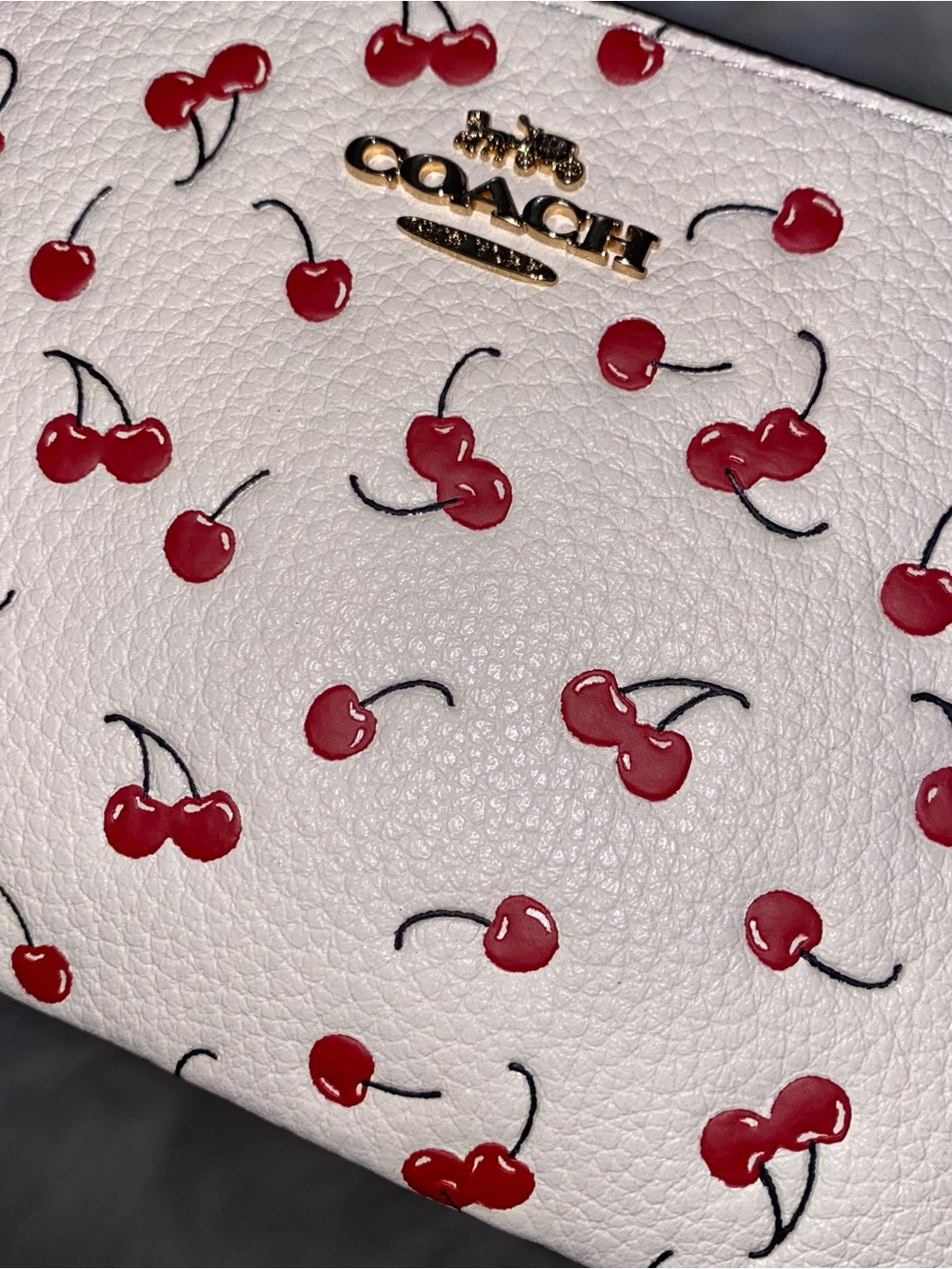Coach 🍒 Corner Zip Wristlet
With Cherry Print New